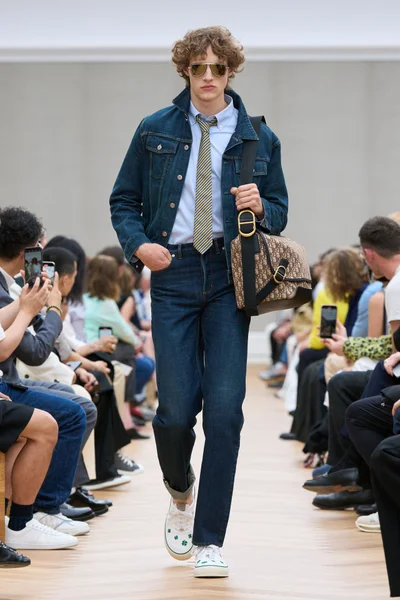 Look 31